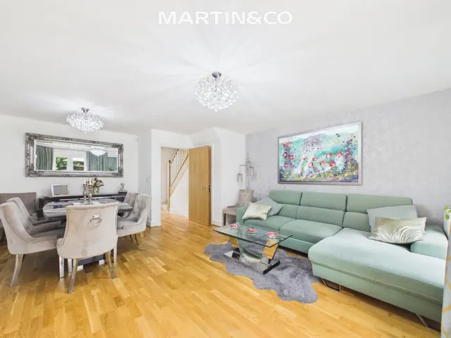 Dunnell Close, Sunbury-on-Thames, TW16, photo 2