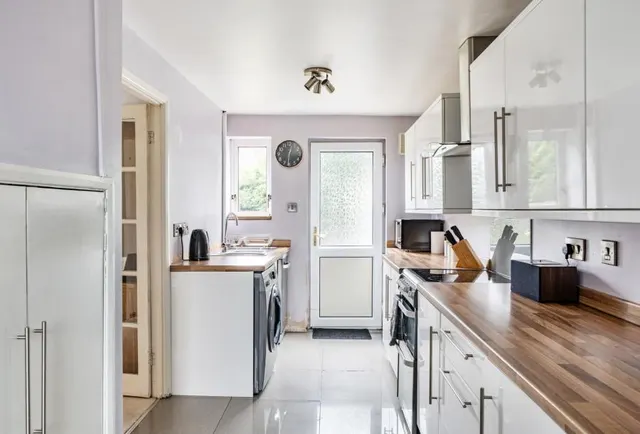 Cranleigh Court Road, Yate, BS37, photo 3
