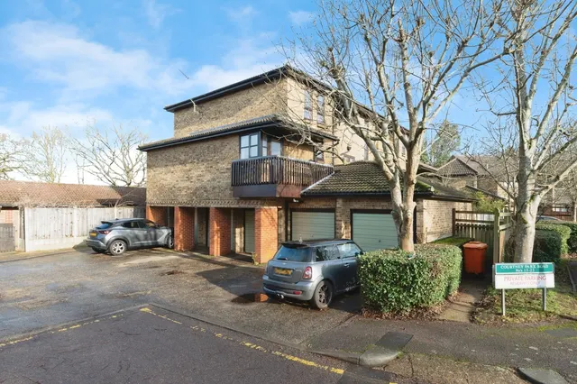 Courtney Park Road, Langdon Hills, Basildon, Essex, SS16, photo 1