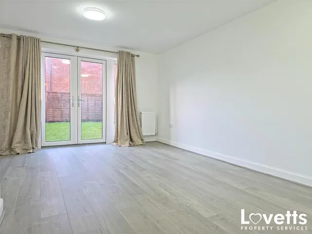 Photo 3 — Westland Way, Ramsgate CT12 5LT