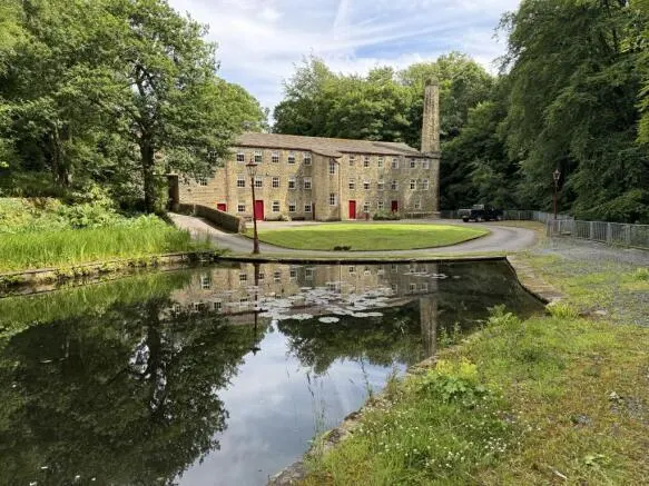 Hallas Bridge, Cullingworth, photo 1