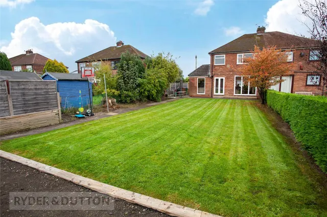 Broomfield Crescent, Middleton, M24, photo 3