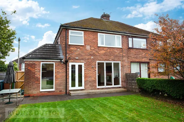 Broomfield Crescent, Middleton, M24, photo 2