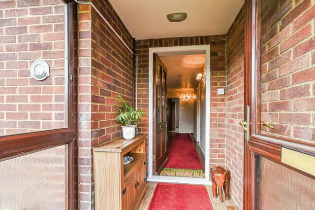 Belmont Close, Swindon, SN3, photo 2