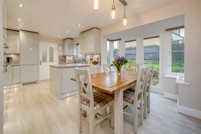 Lumb Hall Way, Drighlington BD11 1LL, photo 1