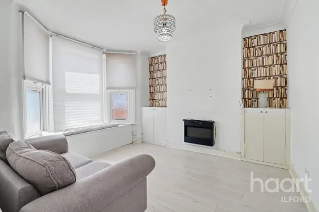 Kingston Road, Ilford, IG1, photo 2