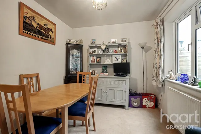 Tyndalls, Hindhead, GU26, photo 3