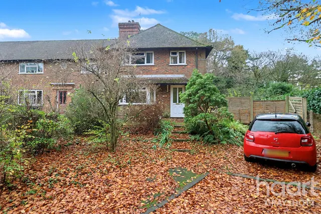 4 bedroom house, Tyndalls, Hindhead, GU26