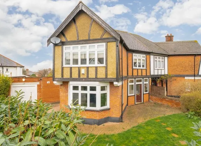 Clarendon Gardens, Wembley, HA9, photo 1