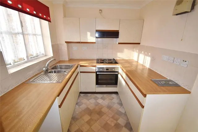 Photo 2 — Crabtree Close, Plymouth, Devon, PL3
