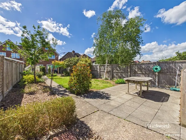Oaken Grove, Newbury, RG14, photo 1