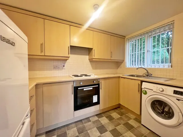 Thorneycroft Drive, Warrington, WA1, photo 2