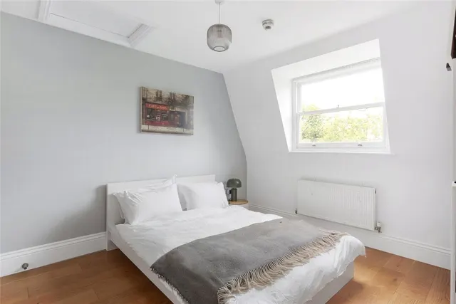 Photo 2 — Kennington Park Road, London, SE11