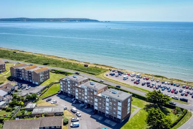 Whitby Road, Milford on Sea, SO41, photo 1