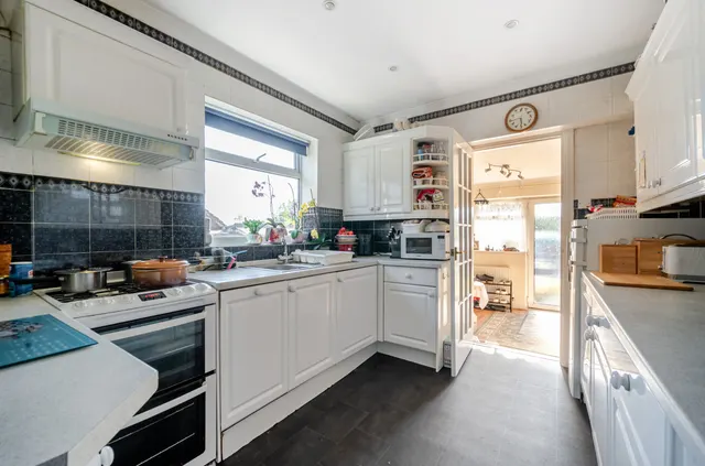 Lewis Road, Lancing, BN15, photo 3
