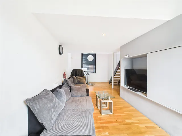 Photo 3 — Ash Street, Salford, Greater Manchester, M6 5NA