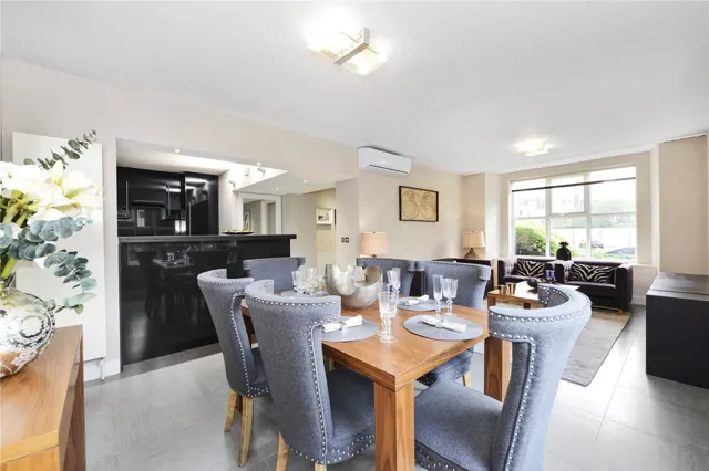 Boydell Court, St Johns Wood Park, photo 3