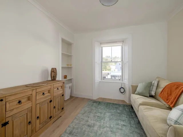 Main Street, Davidson Mains, EH4, photo 3