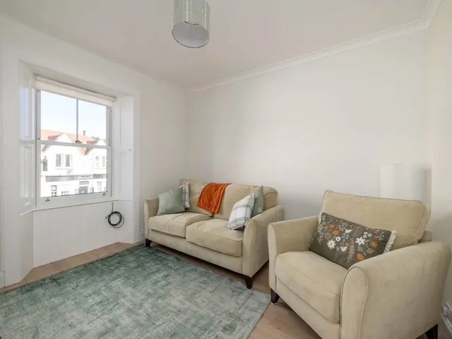 Main Street, Davidson Mains, EH4, photo 2