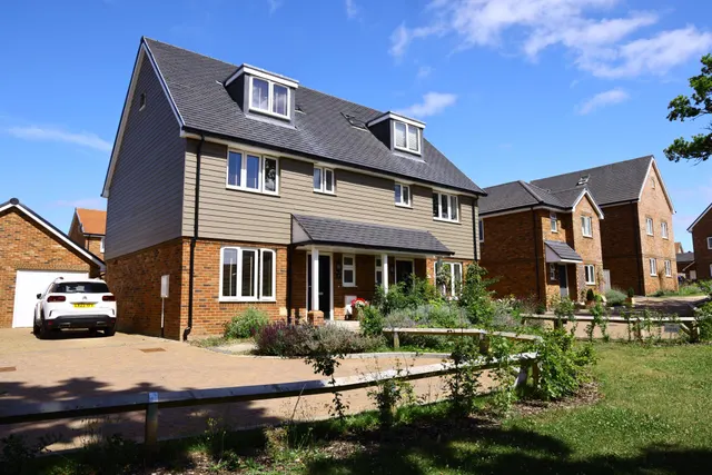 Heathpoult Road, Verwood, BH31, photo 1
