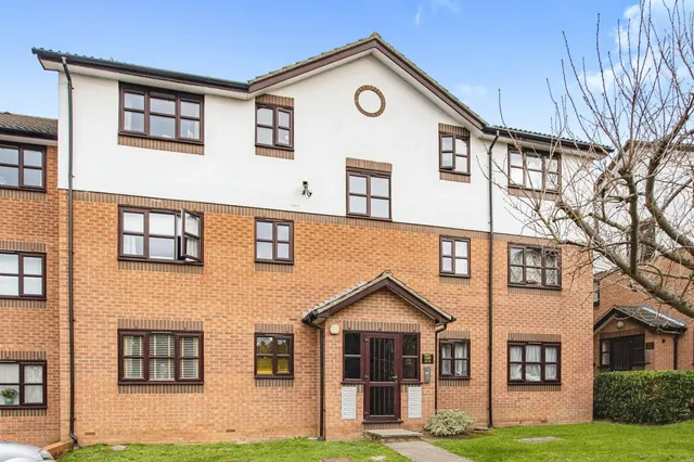 Argyle Court, WD18, photo 3