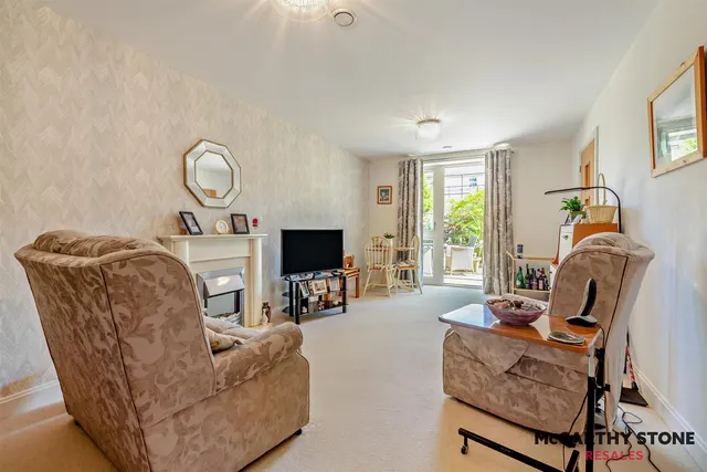 Hart Close, Wilton, SP2, photo 3