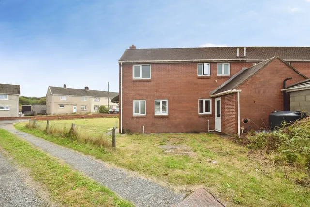 Bron Gwendraeth, Kidwelly, SA17, photo 3