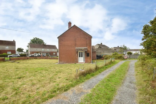 Bron Gwendraeth, Kidwelly, SA17, photo 2