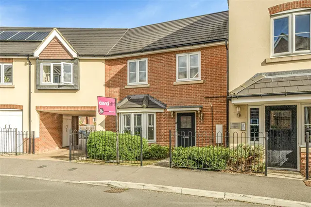 Elm Drive, Woodley, RG5, photo 1