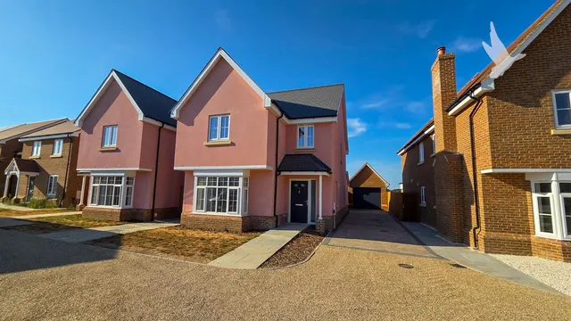 4 bedroom house — Stebbing Green Road, Stebbing, Dunmow, CM6 3ZB