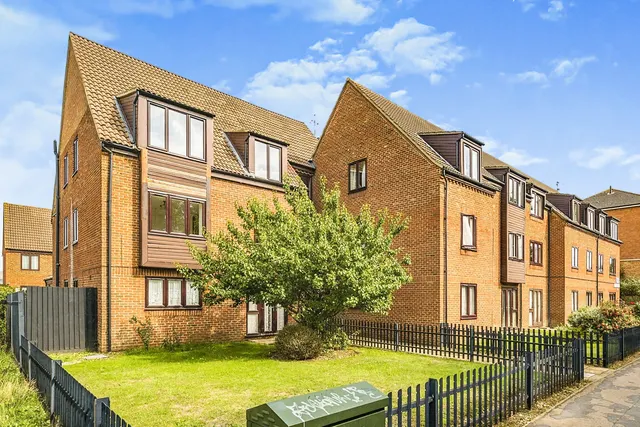 Ashley Court, Hatfield, photo 1