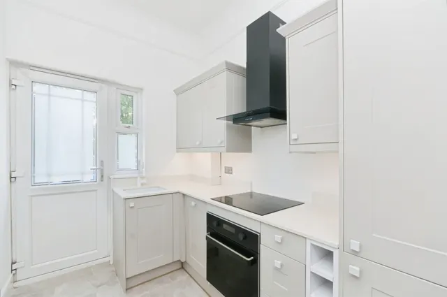 High Street, Westham, BN24, photo 2