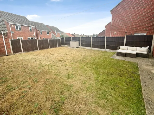 Lowgates, Staveley, S43, photo 2