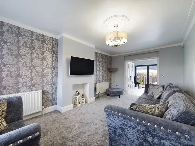 Photo 2 — Wood View, Grays, Essex, RM17 5TF