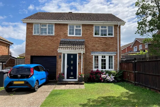 Howlett Drive, Hailsham, BN27, photo 1