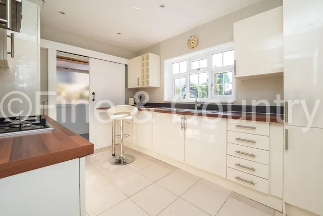 The Drive, Epsom, KT19, photo 3