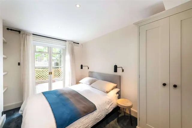 Photo 2 — Redcliffe Street, Earl's Court, London, SW10 9DR