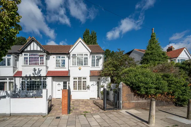 150a, Abercairn Road, London, photo 1