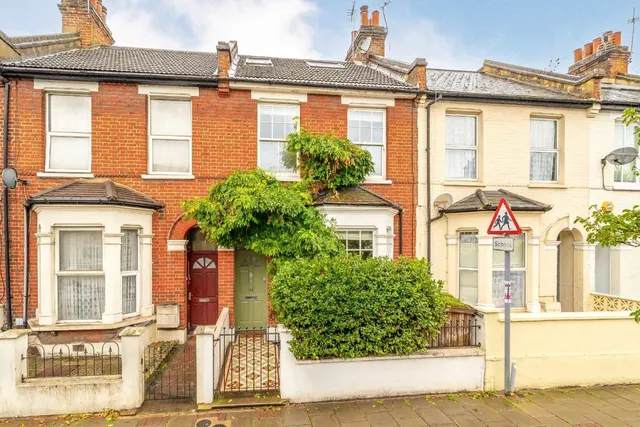 Cavendish Road, SW12, photo 1