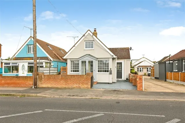 Golf Green Road, Jaywick, CO15, photo 1