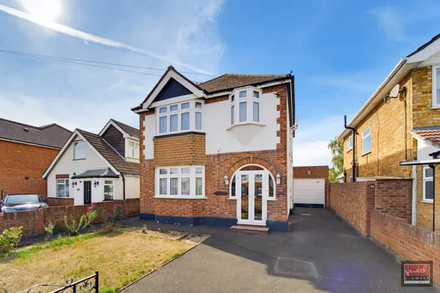 Stanwell Road, Ashford, photo 1