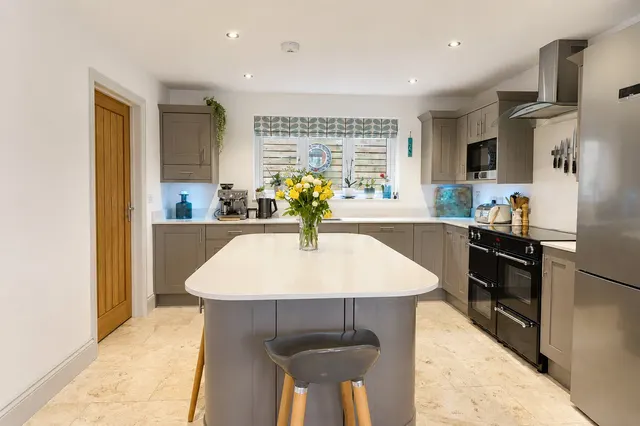 Tavistock Road, Launceston, PL15, photo 2