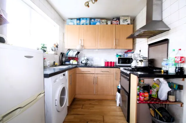 Photo 2 — Broomfield Stacey Bushes, Milton Keynes MK12 6HA