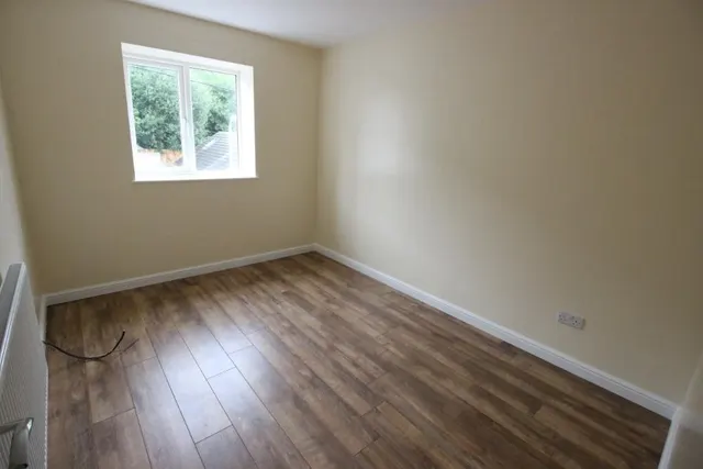 Jenkins Street, Hopkinstown, CF37, photo 3