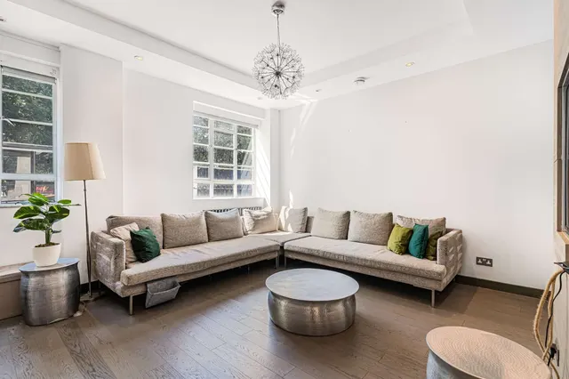 Hyde Park Place, London, W2, photo 3