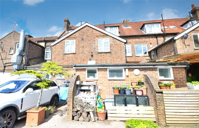 London Road, East Grinstead, RH19, photo 2