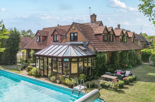 Photo 3 — Orchard End, Rowledge, Farnham, Surrey, GU10 4EE