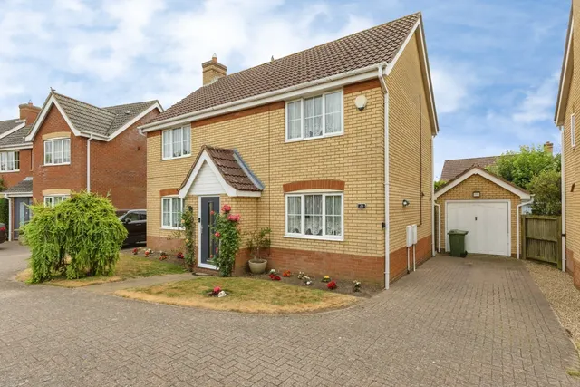 Mallow Way, Wymondham, Norfolk, NR18, photo 1