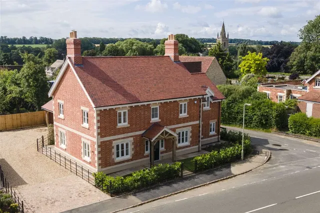 Main Street, Empingham, Oakham, Rutland, LE15 8PR, photo 1