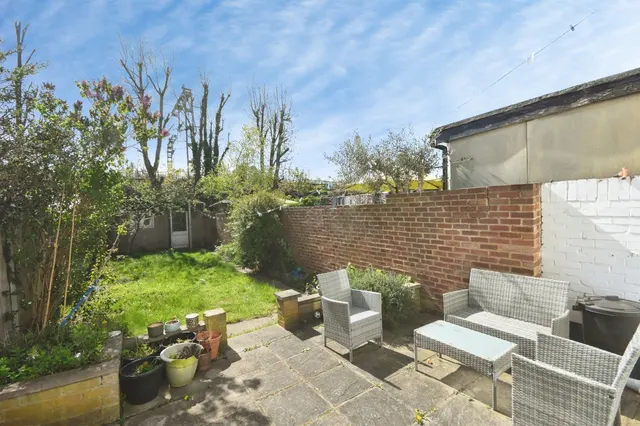 Photo 2 — Sheringham Avenue, Romford